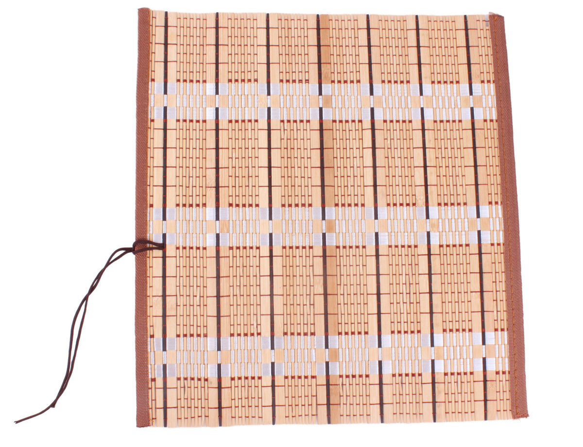 top view of the bamboo brush wrap with which you can put your sumi / calligraphy brushes inside for storage when they are not in use