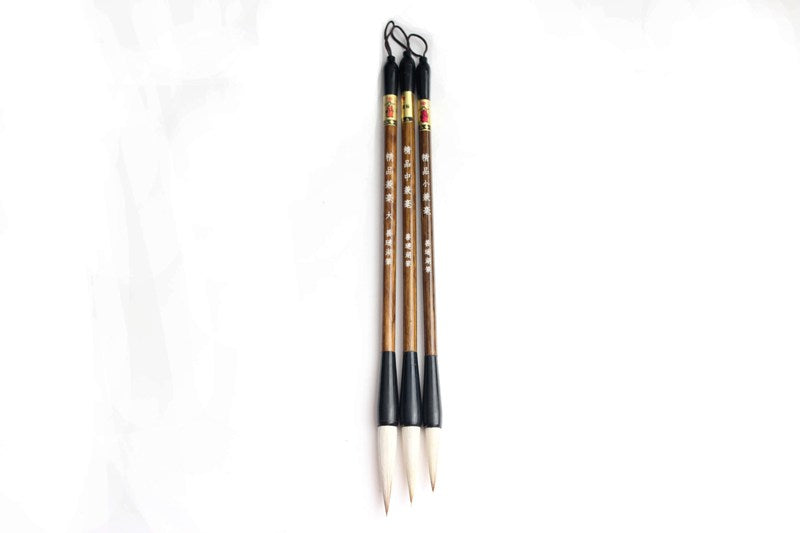 A set of mixed hair brush perfect for starters of   traditonal Kanji calligraphy.