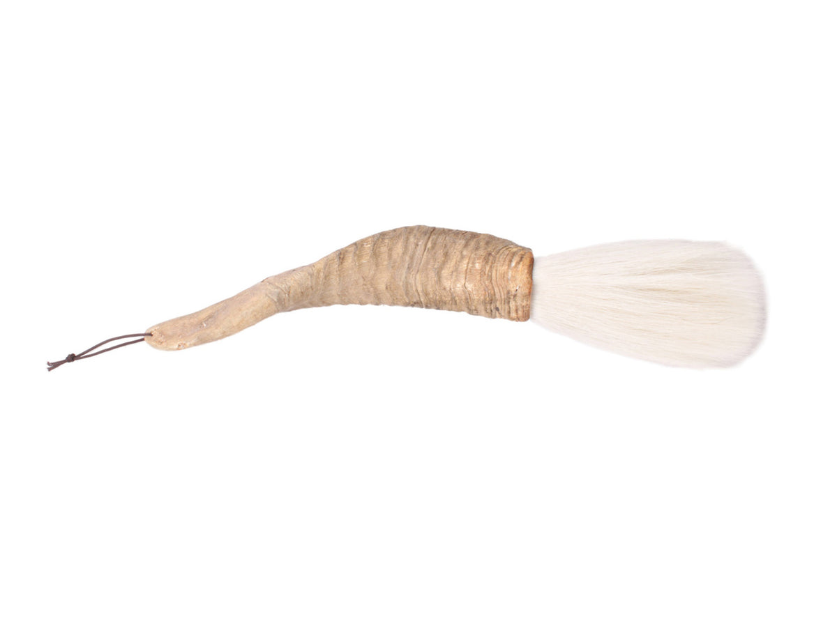 front view of this shangrila white goat hair calligraphy and sumi brush which is a great item for you to use in your sumi and calligraphy art creation