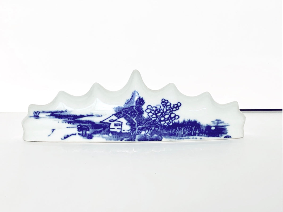 Chinese traditional porcelain brush rest printed on nature landscape