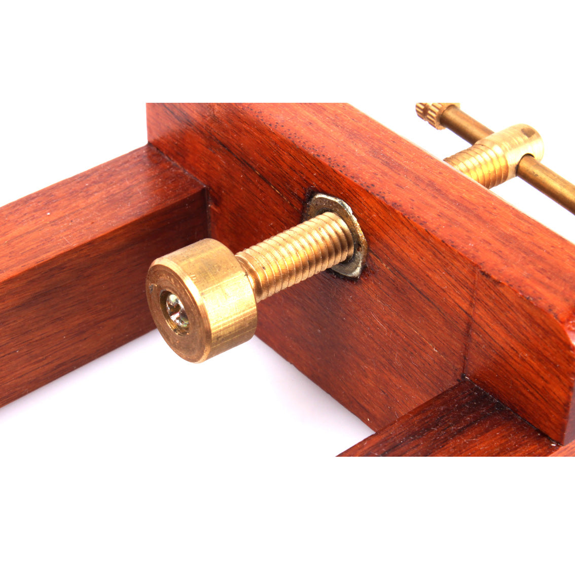 detail view of the metal stick which is the main component to fixat the wood chips so that the stone put in between the chips can be put in the perfect position for your carving purpose